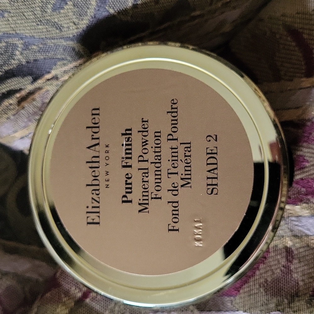 Elizabeth arden pure finsh powder above explains bagged I work for them … - Picture 3 of 8